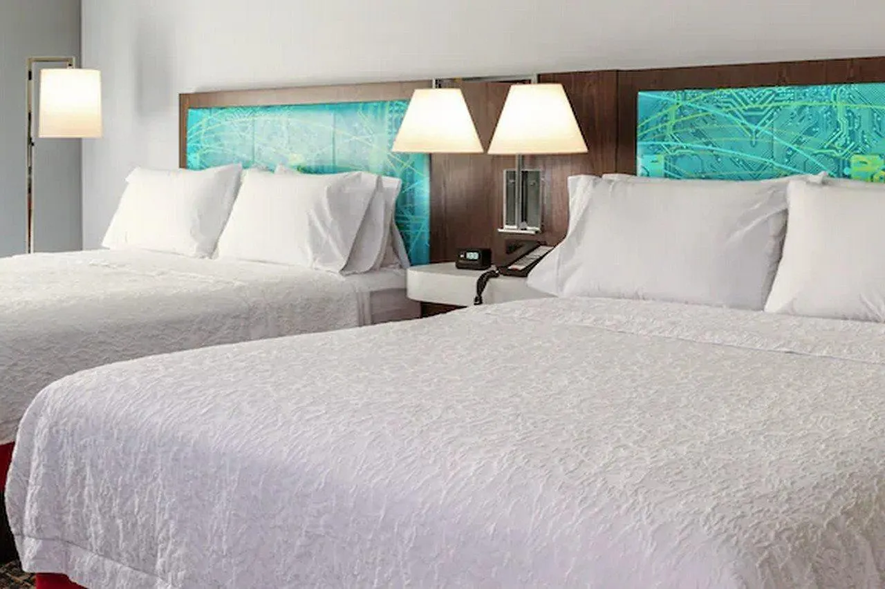 Hampton Inn & Suites By Hilton Toronto Downtown Szálloda