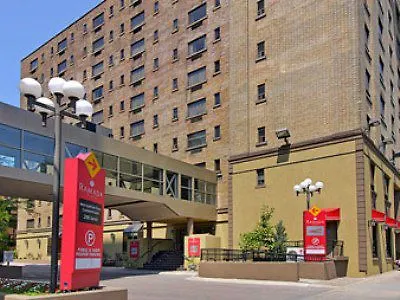 Hampton Inn & Suites By Hilton Toronto Downtown Szálloda