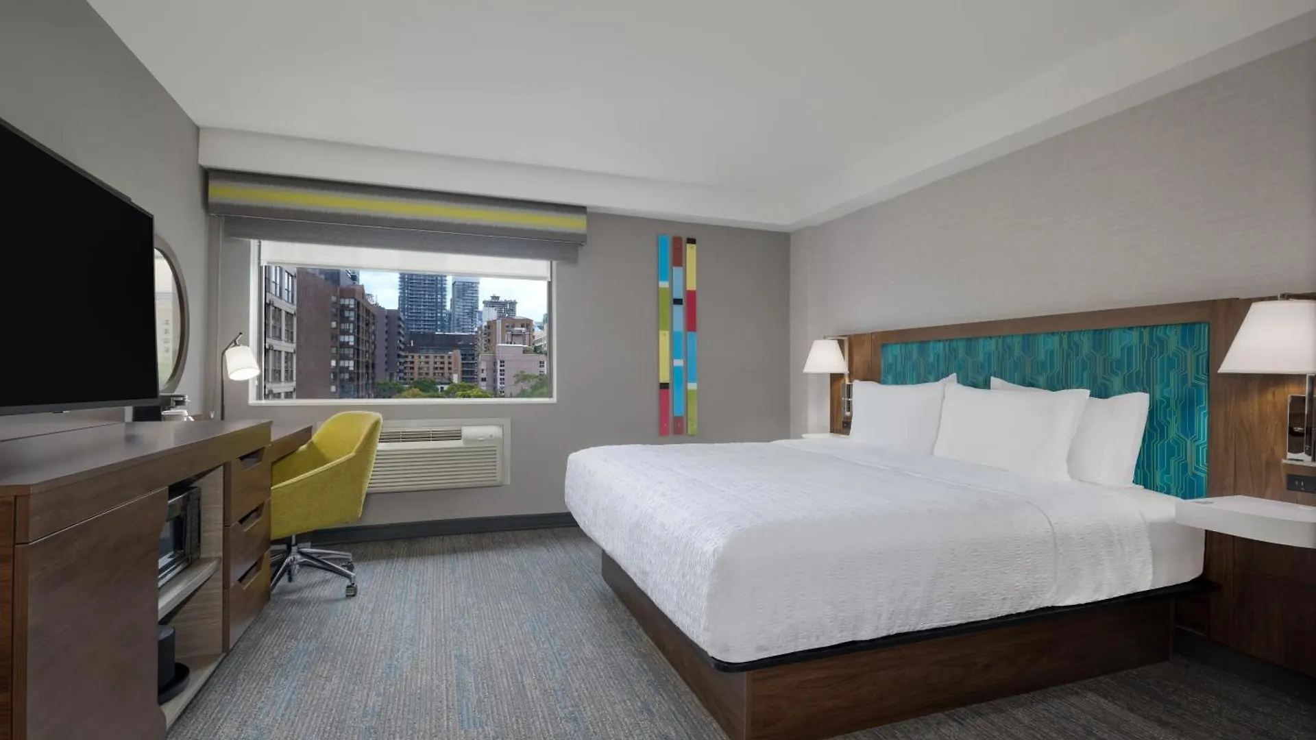 Hampton Inn & Suites By Hilton Toronto Downtown Hotel