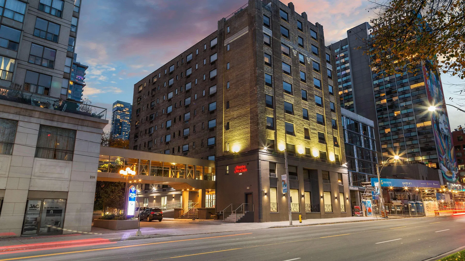 Hampton Inn & Suites By Hilton Toronto Downtown